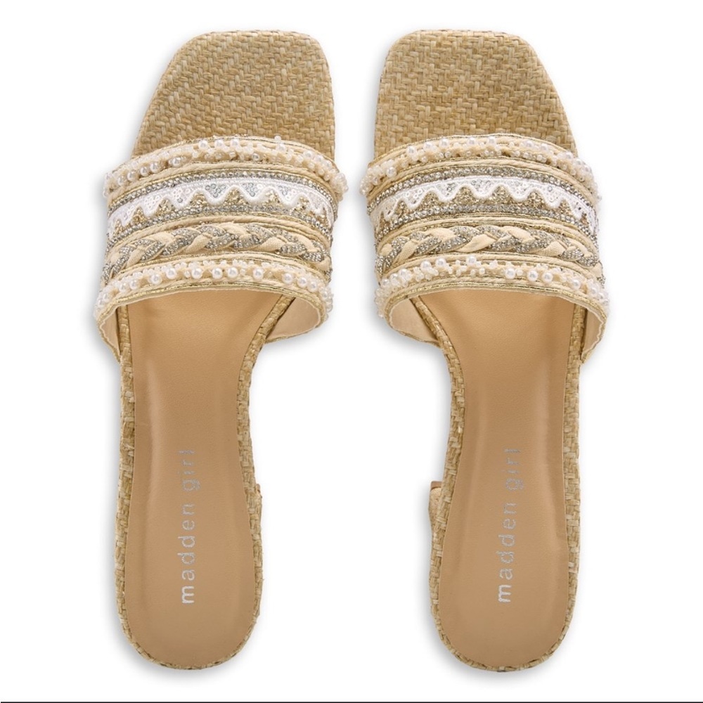 🆕 Womens Madden Girl Beaded Sandals NWT Sz 6